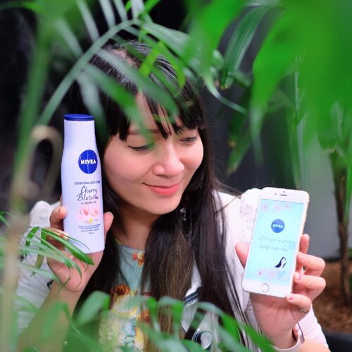 Don’t give up, great things take time! Itulah Magic Words aku hari ini. Kalian punya Magic Words apa yang bikin semangat? Share yuk kayak aku, terus mention @nivea_id disertai hashtag #SensationalTouch. Pssst, Magic Words paling kece bisa pergi ke Manado lho. Liburaaaan!.📸 by @t.ff.y...#clozetteID #nivea #bodylotion #beauty #beautytips #fashion #hypebeast