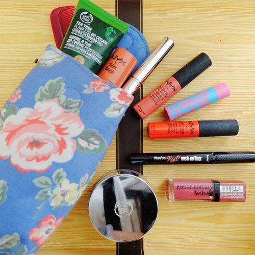#INEEDITBECAUSE it's my daily essentials for my face. 😚😚 #CathKidstonIDN #cathkidston #cathkidstonindonesia #cathkidstonindo #dailyessential #dailyessentials #dailyphoto #makeup #instamakeup #clozetteID