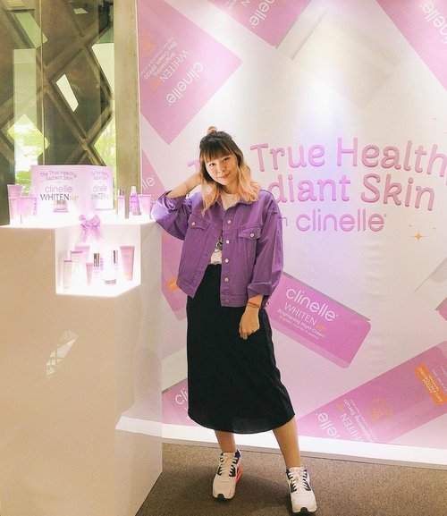 Yesterday attending @clinelleid WhitenUp launching 💜 Know more about this product and its benefit + review on #bigdreamerblog 🤗 #clinellewhitenup #thetruehealthyradiantskin
.
.
.
#clozetteid #beautyblogger #japobsreview #beautyreview #beautyevent #clinelleid #skincare #skincareroutine #skincare101 #lifestyleblogger #뷰티 #뷰티블로거 #뷰티스타그램 #メイク #コスメ