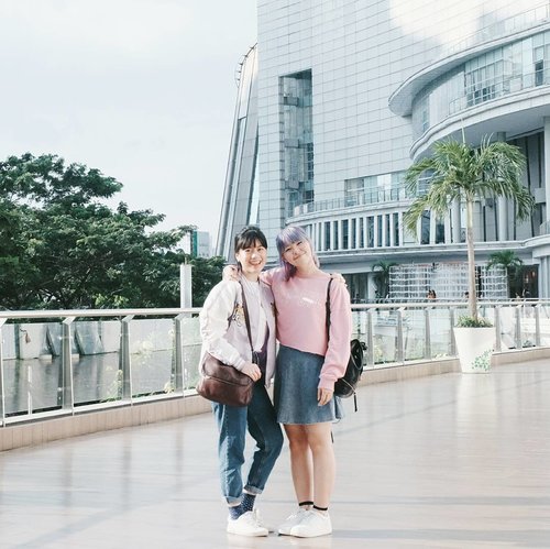 Never took proper photos before so here you go 🤗 Another #selftimer shot anyway 😝
.
.
.
#clozetteid #fashionbloggers #friendship #girlsdayout #fbloggers #lifestylebloggers #outfitdiary #pasteloutfit #pastelfashion #casualwear #ootdindo #lookbookindonesia #ggrep #cgstreetstyle #streetstyle #kfashion #blogginggals #ファション #今日の服 #コーディネート #패션 #패션스타그램 #패션모델 #스타일