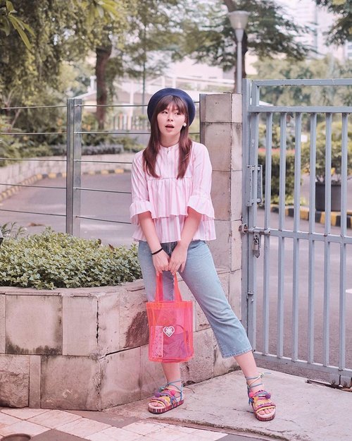 Udah lama ga OOTD-an yang proper. Another akhirnya-mei-ga-pake-kaos #japobsOOTD 💁🏻‍♀️ Akhirnya punya baju baru yang gemes dan comfy, ini dari @houseofkyo bajunya. Baju-bajunya warnanya pastel so me 🥺
.
.
.
#clozetteid #fashionbloggers #ootdbloggers #styleinspo #lookbookindonesia #outfitinspo #outfitinspiration #koreanstyles #bloggerperempuan #kfashion #asiangirls #coordinate #wearjp #패션 #패션스타그램 #오오티디 #오오티디룩 #스트릿패션 #패션스타일 #今日の服 #今日のコーデ #コーデ #ファッション