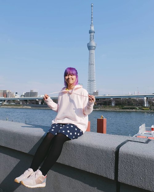 "Sometimes happiness is a feeling. Sometimes it's a decision." Love loveeee Tokyo's blue sky ❤
.
.
.
#clozetteid #japanloverme #japantrip #tokyo #tokyoskytree #ilovejapan #ggrep #travelblogger #travelblog