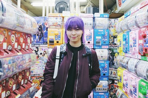 Someone is missing her vibrant hair 🤔 Also a #throwback to one of the coldest day in my life because of the rain and wrong dresscode 😂 *colek @yemima_lim
.
.
.
#clozetteid #akihabara #tokyo #japan #gachapon #anime #japantravel #tokyoguide #hairstyle #purplehair #ggrep #japanloverme #fashionbloggers #fbloggers #bbloggers #femmetravel #solotravel #ilovejapan #japanlover #秋葉原 #旅行 #여행자 #여행 #여행스타그램 #패션 #인스타패션 #일본 #도쿄