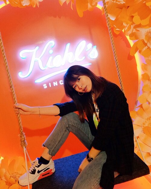 Attending @kiehlsid 10th anniversary yesterday at Senayan City Main Atrium 🌼 Check instastory ya untuk liat spot2 lucu buat foto 🤗 #keihlsid #10yearskiehlsid #beautyjournal @beautyjournal
.
.
.
#clozetteid #beautybloggers #spotfoto #spotfotojakarta #skincareaddicts #skincare #ootdbloggers #stylebloggers #lifestylebloggers #tampilcantik #instadaily #뷰티 #뷰티스타그램 #패션 #コスメ #メイク #kiehls