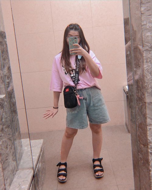 Outfit bocah mau main 👶🏻 #japobsOOTD
.
.
.
#clozetteid #fashionbloggers #ootdbloggers #styleinspo #outfitinspo #outfitinspiration #koreanstyles #bloggerperempuan #kfashion #asiangirls #coordinate #wearjp #패션 #패션스타그램 #오오티디 #오오티디룩 #스트릿패션 #패션스타일 #今日の服 #今日のコーデ #コーデ #ファッション