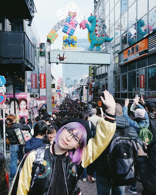 I posted a photo of Takeshita Street here on 12 May 2013 with the caption "someday". And this is a photo of me in front of Takeshita Street (it's my 2nd time!), captioned "today" 😋 #awkwardpose
.
.
.
#clozetteid #takeshitastreet #harajuku #japan #tokyo #tokyofashion #japantravel #dreamscometrue #BigDreamerInJapan #fashionbloggers #fbloggers #bbloggers #japanloverme #ggrep #ファション #原宿 #スタイル #패션스타그램 #여행 #스타일 #패션