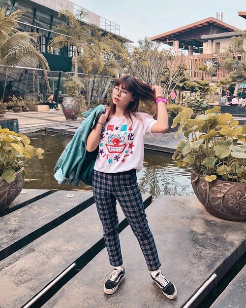 Hari ini post #japobsOOTD nya malem 🤡 Yaudah gitu aja lagi ga pengen nulis banyak2 di caption 🙂
.
.
.
#clozetteid #fashionbloggers #ootdbloggers #styleinspo #outfitinspo #outfitinspiration #koreanstyles #bloggerperempuan #kfashion #asiangirls #coordinate #wearjp #패션 #패션스타그램 #오오티디 #오오티디룩 #스트릿패션 #패션스타일 #今日の服 #今日のコーデ #コーデ #ファッション #onepiece #casualstyle #バギー #uniqloindonesia