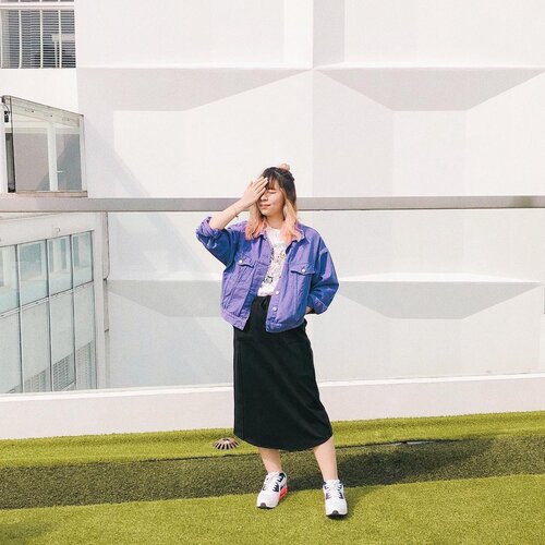 あつい 🥵 #japobsOOTD
.
.
.
#clozetteid #fashionblogger #ootdindo #ggrepstyle #ootdindokece #lookbookindonesia #lookbook #styleinspo #outfitoftheday #fashiongram #今日の服 #今日のコーデ #コーデ #ファッション #ファッションコーデ #패션 #패션스타그램 #오오티디