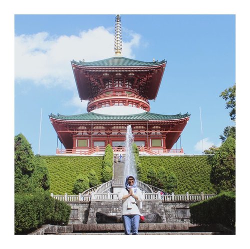 Sad, happy, laughs and tears are my bestfriend and will be my forever, but still I need to say I am very blessed. Hamdanlillah...#clozetteid #shrine #shinto #sky #tample #budha #pilgrimage #budhism #throwback