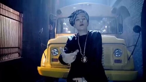 [PART 1] Male Idol Rappers versi gw. SWIPE buat tau judul lagu nya dan cek #beautyvid1 untuk lihat video lainnya....1. ZELO : Aku suka gaya nge rap nya Zelo dibanding Bang Yongguk yang suara nya very very deep. Keren 🙆🏻‍♀️..2. SUGA : Well, sebenarnya aku juga suka J-Hope, tapi aku harus mendahulukan sang master dulu di part ini hehehe.. ..3. ZICO : Mau masukin Park Kyung the genius boy, tapi 1 grup sama Zico 🤦🏻‍♀️ ga bisa dijadiin 1 part disini. So, aku pilih Zico dulu karena resep aja dengerin doi nge rap...#clozetteid #zelo #bap #bapzelo #suga #bts #bangtanboys #btssuga #bangtanboyssuga #zico #blockb #blockbzico #warriors #nomoredream #anti #gsoul #idol #rap #kpoprapper #rapper #idolrapper