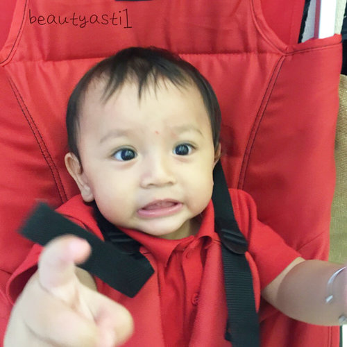 Baby Lim : "My precious~ "
.
.
.
Happy Birthday Baby Lim 🎉🎂🍫🍰🍪🍼🍩 MERDEKA!! 🇲🇨
.
.
.
#merdeka #RI #indonesia #babylim #clozetteid #17agustus #17agustus2017 #baby #bayi #12monthsold #cutebaby #babyboy #merahputih #1yearold #red #white
