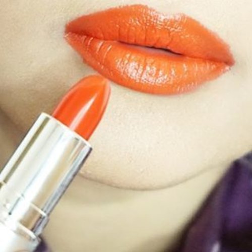 [#Lipfie] Just my lips of today~ Yang ini warna merah nya agak gak aman untuk ku, Oranye 💄🍊 🍊 
Publish tomorrow on my blog 👉 www.beautyasti1.com 💻📝 #clozetteid #lips #lipstick #oranye #orange #red #potd #fotd #photooftheday #like #like4like #follow #followme #friday #love #new #selca #selfie #cute #new #beauty #makeup #cosmetics #beautyblogger #swatch #happy #weekend #ulzzang