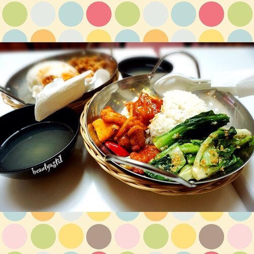 My #wokfie for @masterwokjakarta and @plaza_senayan #wokinframe at foodcourt level 3 #scoopityourself #masterwokPS #plazasenayan #masterwok #bogagroup #clozetteid #foodporn #foodgasm #food #chicken #fish #vegetables #nomnom 😋🍵🍴