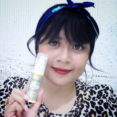 Gengs, aku lagi nyobain essence  terbaru nya @garnierindonesia nih, nama produk nya Garnier Light Complete Super Essence yang memiliki kadar Vitamin C lebih tinggi dari rangkaian Garnier Light Complete lainnya. Dengan kandungan tertinggi Vitamin C 30x dan kandungan Lemon Yuzu Jepang bisa bikin kulit kusam bin dekil ku jadi terlihat cerah dalam 4 minggu. Penasaran sama detil review dan hasil pemakaian produk ini? Cuss ke blog aku ya...#garnier #garnierid #beautyrev1 #clozetteid #socoid #beautyjournal #sociolla #clozetteid