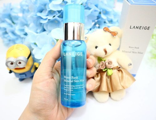 My another fav product on Chok Chok Skin Beauty Box from @altheakorea is Laneige Water Bank Mineral Skin Mist! 
The scent is so refreshing.. It help to  cool down my skin and leaves my face feels hydrated.. Do you want to know more about my Kbeauty product #review on Chok Chok Skin Beauty Box? Visit #MeisUniqueBlog or just visit this link: 
http://www.uniqueblogofmei.com/2017/07/unboxing-althea-korea-chok-chok-skin.html
.
.
.
.
.
#laneige #ClozetteID #ClozetteDaily #ibb  #chokchokchokbeauty #JakartaBeautyBlogger #IndonesianBeautyBlogger #Beautiesquad #bloggers #skincare #instareview #althea #altheakorea #beautybox #kbeauty #bvloggerid