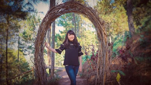 Smile at every chance you get.. Not because life has been easy, or perfect.. But, smile because you choose to be happy and grateful for all good things you have.. .
.
.
.
. 
#picoftheday #ClozetteID #Pesonaindonesia #exploremalang #visualoflife #genpi #nature #instatravel #WonderfulIndonesia