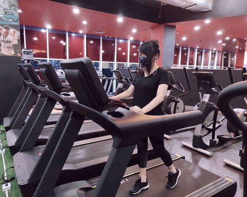 💞💞GIVEAWAY ALERT!! 💞💞Pengen gym gratis? Baca sampe bawah, yuk! ☺️Belakangan, aku diajak @clozette_id buat coba'in gym di @osbondgym.. Overall, tempatnya seru sih! Ada berbagai kelas seru juga kalo bosen maen alat disini..❤️Complete review udah aku publish di #MeisUniqueBlog.. Cuss, mampir ke link di bio ku! 😆Fyi, Osbond Gym tuh "ONE STOP BODY NEEDS" dimana dalam satu tempat, Uniquesss dapat merasakan fasilitas kebugaran berkualitas internasional yang didukung dengan berbagai layanan profesional, mulai dari trainer berpengalaman, hingga informasi mengenai asupan bergizi dan suplemen yang cocok bagi tubuh kita..💪Mau ngegym bareng aku?🏃🤸🏋️Yuk! Kunjungi OSBOND Gym di cabang terdekat dari rumah Uniquesss!Caranya cuma dengan capture postinganku dan kasih kode Osbond X Clozette, kalian bisa ngegym gratis selama 3 hari.. 🤳Hubungi 0817817058 untuk info lebih lanjut.. ☎️.....#OsbondGymXClozetteIDReview #OsbondGym #NgegymGratisdiOsbond #ClozetteID