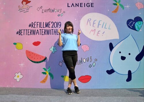 Tadi pagi ikutan event CFD di depan Fx Senayan.. Acaranya seru banget! Kita diajak zumba bareng, skin check, dan padlock writings..💕💕💕
.
Pada event ini, Laneige memperkenalkan program CSR mereka yg keren banget, yaitu Refill Me Campaign..💦
.
Tahukah kalian? Banyak desa di wilayah Indonesia yang masih mengalami krisis air bersih.. That's why, masalah ini telah menjadi concern lingkungan yang perlu diperhatikan..
Hasil penjualan dari setiap bundle Refill Me Pack akan di-donasikan melalui organisasi Aksi Cepat Tanggap..💦💧💦
.
Yuk, bantu Laneige untuk mewujudkan pemerataan air bersih di seluruh wilayah Indonesia! 💙
.
Thanks for having me!!!
@laneigeid
@clozetteid
.
.
.
.
.
#clozetteidxlaneige #refillme2019 
#betterwaterwithlaneige #ClozetteID #skincare #event #cfd #carfreeday #jktgo