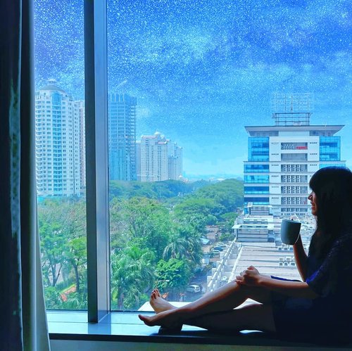Be thankful for everybody in your life.. Good or bad, past and present.. They all made you the person that you are today.. Happy Sunday!.*Edisi merenung di pojokan jendela kamar @grandmercurejakartakemayoran📸 @dsherlytha.....#quotesoftheday #picoftheday #ClozetteID #vscocam #visualoflife #goodvibes #potd #instapicks