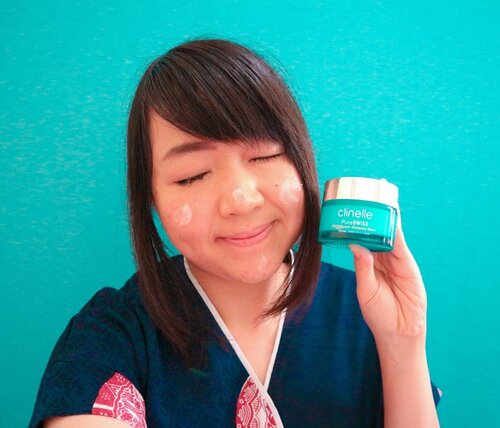 Good night, Uniquesss! Macet di jam pulang kantor bikin bad mood banget, ya..🙈
.
Daripada makin bad mood, mending aku nonton K-drama sambil maskeran terus bobo deh.. 😴😜
.
Beberapa hari ini, Mei lagi coba'in @clinelleid PureSwiss HydraCalm Sleeping Pack yang punya '7secrets to the happy skin with 7 no's'.. hmm, apaan tuh? 🤔
. 
Mampir yuk ke #MeisUniqueBlog (www.uniqueblogofmei.com) or #linkonbio.. .
.
.
.
.
#Clozetteid #skincare #DayandNight #withClinelle #ClinelleXClozetteIdReview #Clozetteidreview #ProtectandReviveYourSkin  #ClinelleIndonesia