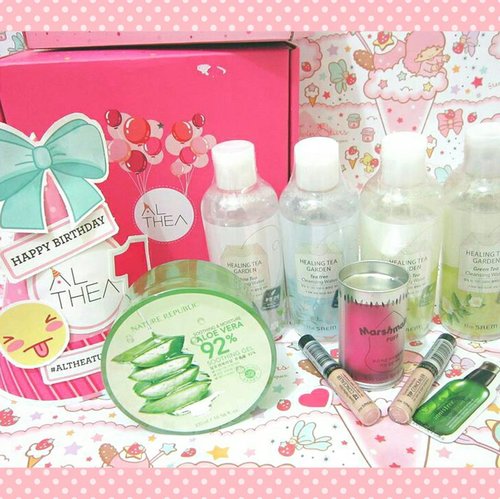UNBOXING Althea Korea Haul
I got: ❤Healing Tea Garden White Tea, Tea Tree,and Green Tea (2) .
❤ Nature Republic Aloe Soothing Gel .
❤Too Cool For School Marshmallow Puff
.
❤ The SAEM Cover Perfection Tip Concealer (2)
.
❤Innisfree Greentea Seed Serum Sample, DIY Party Kit
.
#Review #comingsoon on #MeisUniqueBlog
Can't wait to try them!
Thanks @altheakorea 😍
.
.
.
.
.
#bblog #bblogger #clozetteid #clozettedaily #indonesianblogger