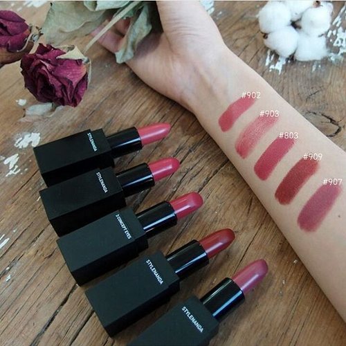 Rosey lipstick omg.. So lovely.. #beautyblogger #dugongss #sfs #beauty #makeup #korean #repost #followforfollow #clozetteid #clozette #dailypost #clozettedaily #follow4follow #shareforshare #likeforlike #like4like #spam4spam #3ce #stylenanda