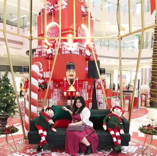 A Christmas Postcard this year ❤️🎄⛄️🎅🏼🧝🏼•••••#christmas #celebration #christmastree #giantchristmastree #christmas2020 #merrychristmas #christmascelebration #festiveseason #centralparkmall #centralpark #christmasseason #holidayseason #potd #indonesian_blogger #clozetteid #inspiration #instalike #instagood #fashion #blogger #fashionblogger #fblogger #fashiondiary #instafashion #beauty #beautyblogger #bblogger #indonesianblogger #instabeauty #aiachantraveljournal