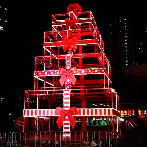 휴일은 끝났어요 •••••#christmas #celebration #christmastree #giantchristmastree #christmas2020 #merrychristmas #christmascelebration #festiveseason #centralparkmall #centralpark #christmasseason #holidayseason #potd #indonesian_blogger #clozetteid #inspiration #instalike #instagood #fashion #blogger #fashionblogger #fblogger #fashiondiary #instafashion #beauty #beautyblogger #bblogger #indonesianblogger #instabeauty #aiachantraveljournal