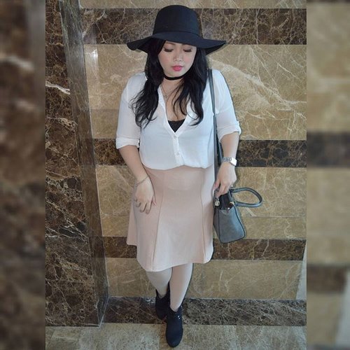 Outfit for Laneige K-Beauty Week last Saturday and it will up on my blog soon.
#ootd #potd #ootdindo #lookbook #lookbookindonesia #lookbookindo #lookbookwomen #indonesian_blogger #chictopiastyle #looksootd #ootdholic #outfithariini #ootdjourney #clozetteid #clozetter #COTW #laneige #laneigeid #kbeautyweek #cushionexpert #graziaxlaneige #dandansenin #instalike #instagood #fashion #blogger #fashionblogger #fblogger #fashiondiary #aiachanfashionjournal