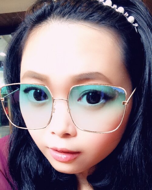 Happy Independence Day! 🇲🇨 And happy weekend! 😎
•
•
•
•
•
#selfie #snapselfie #snapchatfilters #snapfilters #filters #classic #classicstyle #classy #classygirl #oldfashioned #dailymakeup #makeup #beauty #blogger #bblogger #clozetteid #clozetter #beautiesID #indobeautygram #beautybloggers #beautybloggerID #indonesianblogger #indonesianbeautyblogger #instagood #mommysblogger