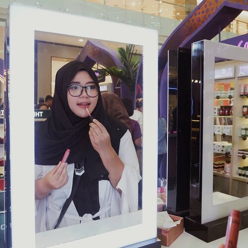 What do you usually think when you look at yourself at the mirror? 😏