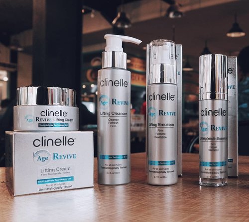 Proudly introducing to you, another skincare products that made with anti aging formula, @clinelleid Age Revive ✨-Soon I will publish a new first impression blogpost about all of the products. If you're interested, you can get it in @guardian_id 💙-#Clinelle #ClinelleIndonesia #HappySkinHappyFace #MyBeautifulHealthyAge #ClinelleAgeRevive #ClinelleAgeRevivexClozetteID #ClozetteID @clozetteid