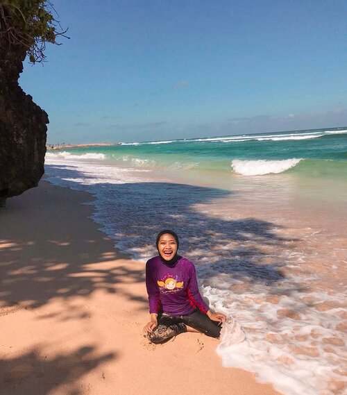 Happiness is a day at the beach, Simple but true 🏝🏝🏝.....#beach #beachgirl #beachlife #clozetteid #balibeach