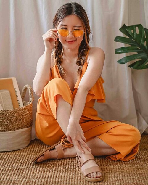 Bring summer into our home, checked ✔🕶 @lunettes.de.soleil🩱 @aitelier.id🥿 @hello.woollys.#sekotakcinta #bersamalokal @folkaland.....#ClozetteID #OOTD #jktspot #lookbook#ootdindo #lookbookindonesia #fotd