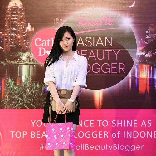 Yesterday Meet & Greet Indonesian Beauty Blogger with @cathydollindonesia , thanks for having me! .....#clozetteid #ootd #outfit #outfitpost #outfitoftheday #beautyblogger #indonesianbeautyblogger #lifestyleblogger #fotd #lifestyle #korean #faceoftheday #beauty #makeup #motd #makeupoftheday #fashionblogger #fashion #cathydoll #ibb #makeupartist #potd #photooftheday #pictureoftheday #picsart #picsoftheday #girl #ulzzang #asian #ootdindo