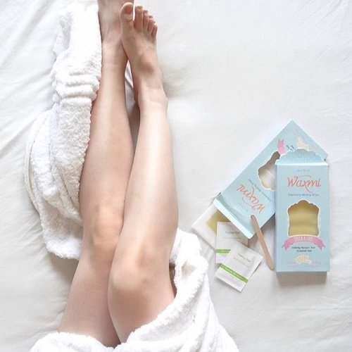 Put down the razor and tweezers, take Waxmi Depilatory Waxing Strips from @miloviid and start waxing! Effective to remove unwanted hair from the roots. Just 4 quick and easy steps. It's easy to use anywhere and anytime.

#clozetteid #skincare
