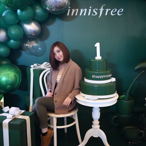Happy 1st #inniversary @innisfreeindonesia 🎉 I'm so glad you came to Indonesia and bring some love for us. Proud to be #innifriends .
.
.
.
.
#party #event #blogger #bloggerstyle #bloggerlife #lifestyle #lifestyleblogger #fashionblogger #fashionista #instafashion #youtuber #picoftheday #bloggers #instablogger #lifestylebloggers #korea #ulzzang #korean #makeupbloggers #clozetteid #skincare