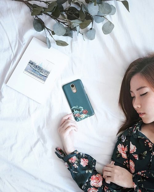 In a world full of trends, I want to remain a classic. Twinning floral pattern dress and phonecase from @beruangcase.....#endorsement #r4r #flatlay #eye #portrait #portraiture #photo #potd #photooftheday #selca #selfie #beauty #makeupartist #photo #fashionmakeup #beautyblog #girl #blogger #mua #makeupinspired #endorsement #fotd #makeup #faceoftheday #endorse #clozetteid
