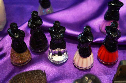 These nail polishes will definitely look pretty on my vanity table.