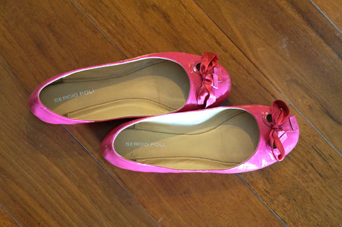 One of the most comfortable flats I've ever own & love the bold fuchsia colour!