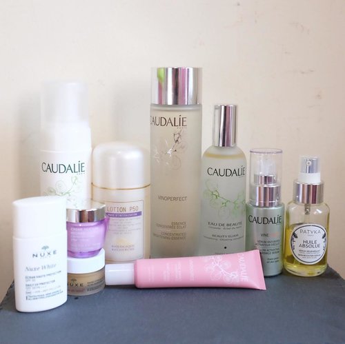 Can you guess what’s the theme of today’s #deszellskincarearsenal?

1️⃣ Cleanse with #Caudalie instant foaming cleanser.
2️⃣ Acid tone with #BiologiqueRecherce P50.
3️⃣ Hydrate with #Caudalie #Vinoperfect essence and seal the hydration with a spritz of beauty elixir.
3️⃣ Treat with #Caudalie #Vinoactive glow activating serum. Loaded with vitamin C & E and antioxidant.
4️⃣ Apply a layer of #Patyka huile absolue. 
5️⃣ Seal the hydration with #Caudalie #Vinosource moisturizing sorbet and protect with #Nuxe sunscreen.
6️⃣ Finishing touches is #Thalgo creme silicum on the eyes and #Nuxe reve de miel on the lips.

Et voila. My skin is happy.

#skincarecommunity #skincareblogger #skincare #bblogger #bbloggers #beautyblogger #beautybloggers #beautycommunity #frenchskincare #clozetteid #fdbeauty