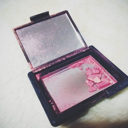 Another this month's (almost) empty. My #nars orgasm blush. One of my favorite #blush, obviously. ☺️ #vscocam #clozetteid
