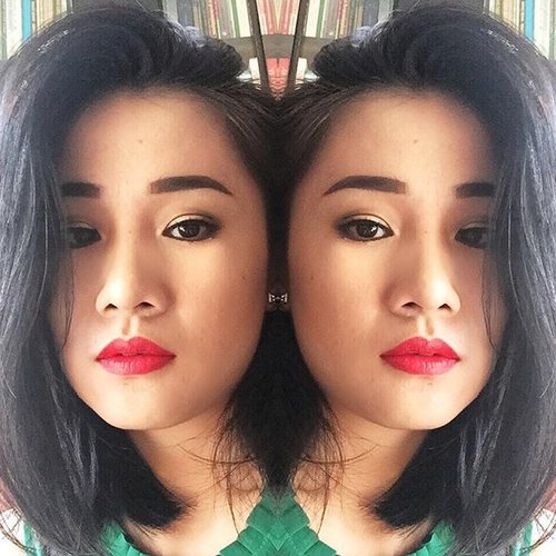 Today's make up 👄 #motd #clozettedaily #clozetteid #beautyblogger #beautybloggerid #makeupblogger #indonesianbeautyblogger #redlips #xmasmakeup #holidaymakeup