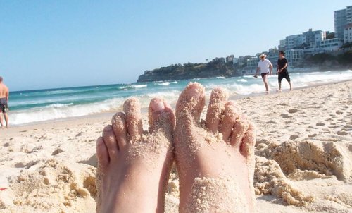 I had a super duper happy toes today. 
The golden sun, the creamy sand, and the blue water and sky. It's just awesome!
#poshplushtravel #bondibeach #australia #sydney #happy #grateful #instatravel #travelling #traveller #jalanjalan #instanature #instabeach #bestoftheday #picoftheday #clozetteid