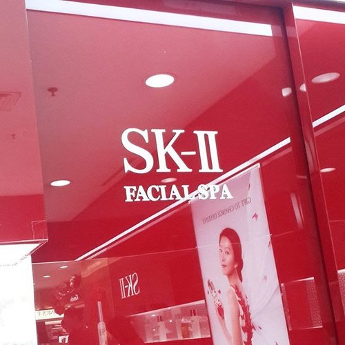 Got my facial spa complimentary from @skii_id 
Read my experience on my blog 😉
#beautytreatment #skincare #skiiindonesia #beautyblogger #beautybloggerid #indonesianbeautyblogger #clozetteid #femaledaily #changedestiny