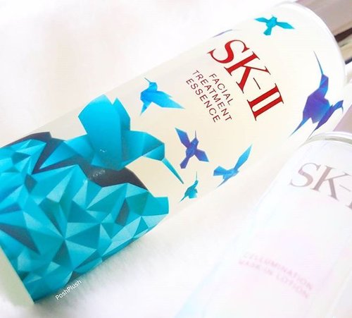 Isn't it perfect to start spring time with this beautiful bottle?
The limited edition Blue Hummingbird symbolizes Perserverance from @skii_id 
I might collect this bottle and will not throw it away even after the content is finished.
💙
💙
💙 
#beauty #igbeauty #igmakeup #makeup #instamakeup #makeupjunkie #beautyjunkie #makeupflatlay #flatlay #beautyblogger #indonesianbeautyblogger #beautybloggerid #clozetteco #clozetteid #fdbeauty #highendmakeup #luxurymakeup #skincare #changedestiny #skii