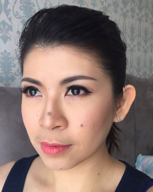 Playing with makeup today.. haven't done a full face makeup with contouring for quite sometime 😁
Need to practice more 💪🏻
.
.
.
#makeuplover #makeupjunkie #beautygram #instabeauty #beautyaddict #fotd #makeupoftheday #instamakeup #beautyblogger #clozetteid #beautybloggerindonesia