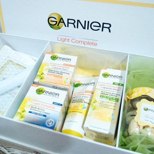 Finally got the time to unboxing the wonderful box from Garnier..been down from dengue fever last week and opening this box gives a boost on my recovery.Going to try them this week and wait for the review on the blog. If you are looking for a whitening product,you might want to stay tune 😊 #garnierindonesia #beautybloggerid #beautyblogger #clozetteid