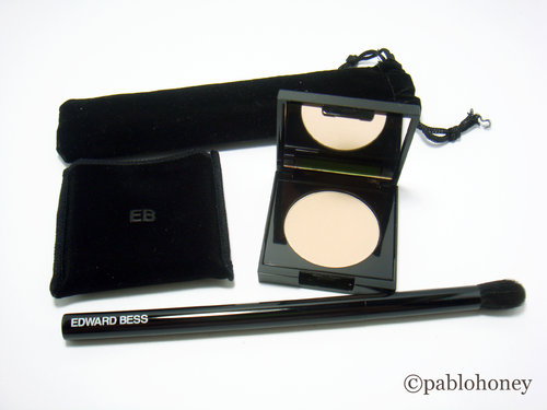 Edward Bess Luxury Eye Brush and Ultra Luminous Eyeshadow #Nude