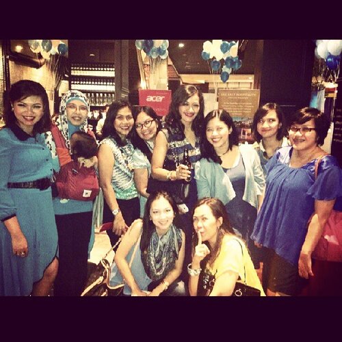 Repost dari fb nya @novnov #TDlaunchparty #launchparty #forum #members #instapeople #femaledaily #fashionesedaily #travelersdaily #female #ladies #blue #dresacode #lastnight